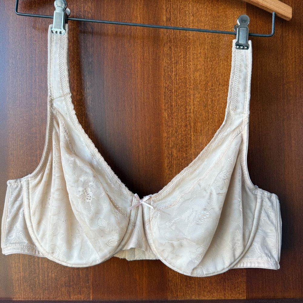 Cacique Cream Modern Lace Covered Unlined Full Coverage Bra Size 38D